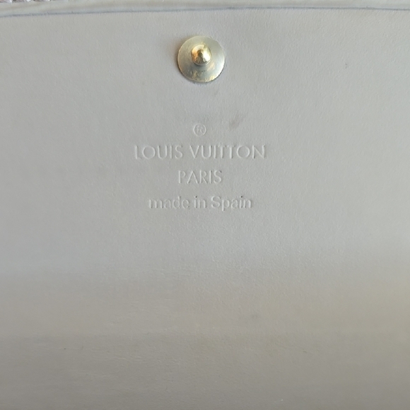 LV Epi Sarah Wallet - Picture 8 of 15